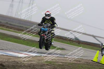 media/Nov-29-2025-TrackDaz (Sat) [[10ae2d9bce]]/B Group/Session 4 (Wheelie Bump)/